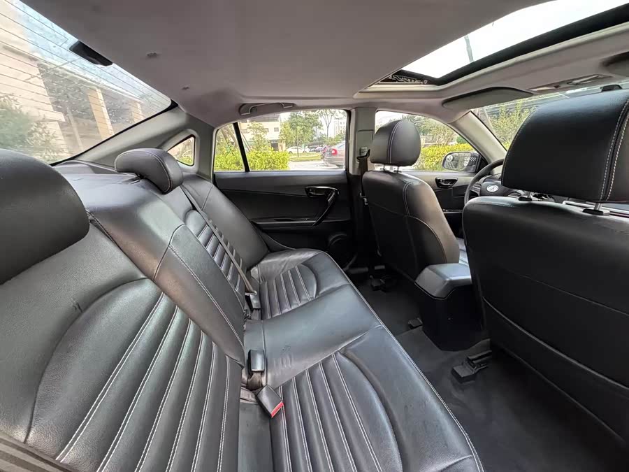 Soueast V5 Lingzhi 2014 car image #9