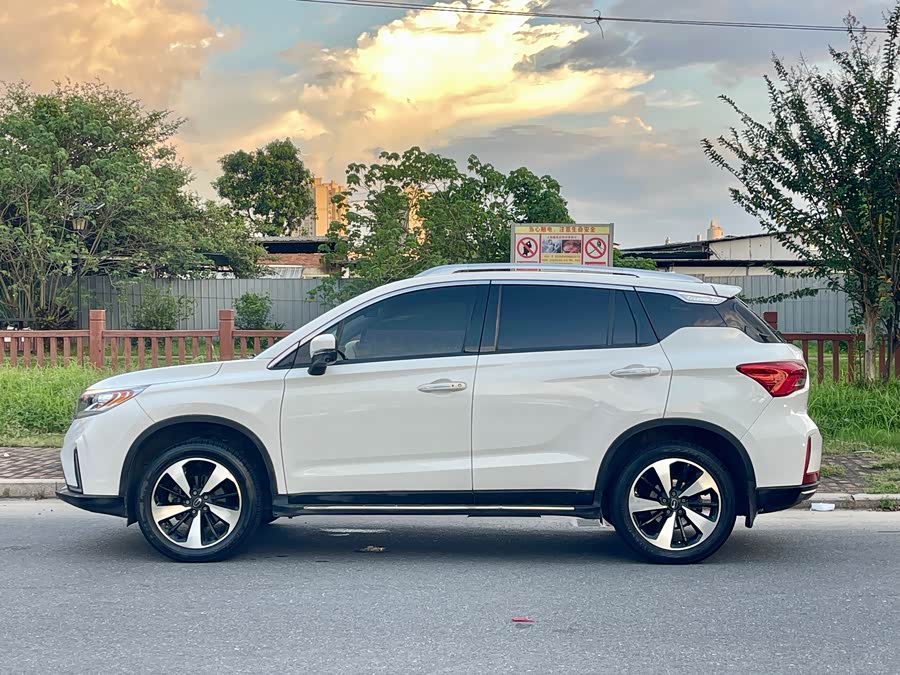 GAC Trumpchi GS4 2018 #9 GAC Trumpchi GS4 2018 car image #9