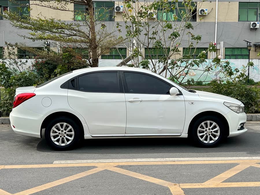 GAC Trumpchi GA3S 2015 car image #9