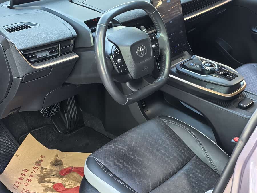 Toyota bZ3 2023 immagine di auto #9