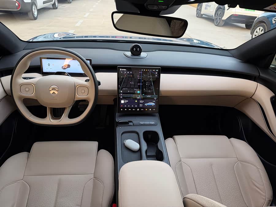 NIO ET5 2023 car image #9