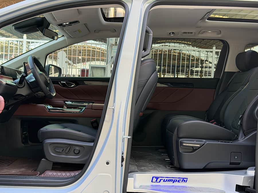 GAC Trumpchi E8 New Energy 2025 #9 GAC Trumpchi E8 New Energy 2025 car image #9