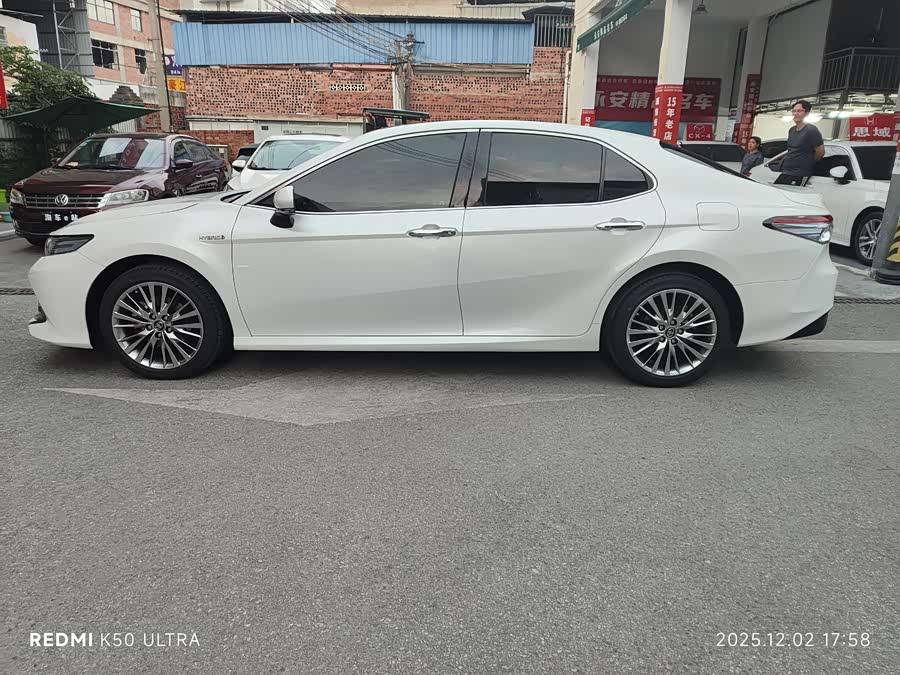 Toyota Camry 2018 صورة سيارة #9