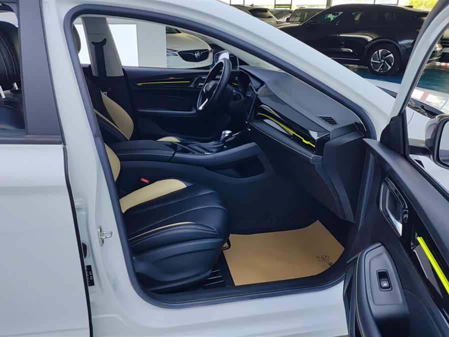 Roewe i5 2022 car image #9