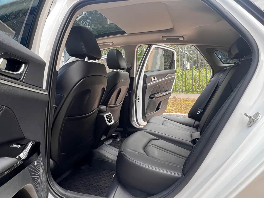 起亚 起亚K5 2022 汽车图片 #9