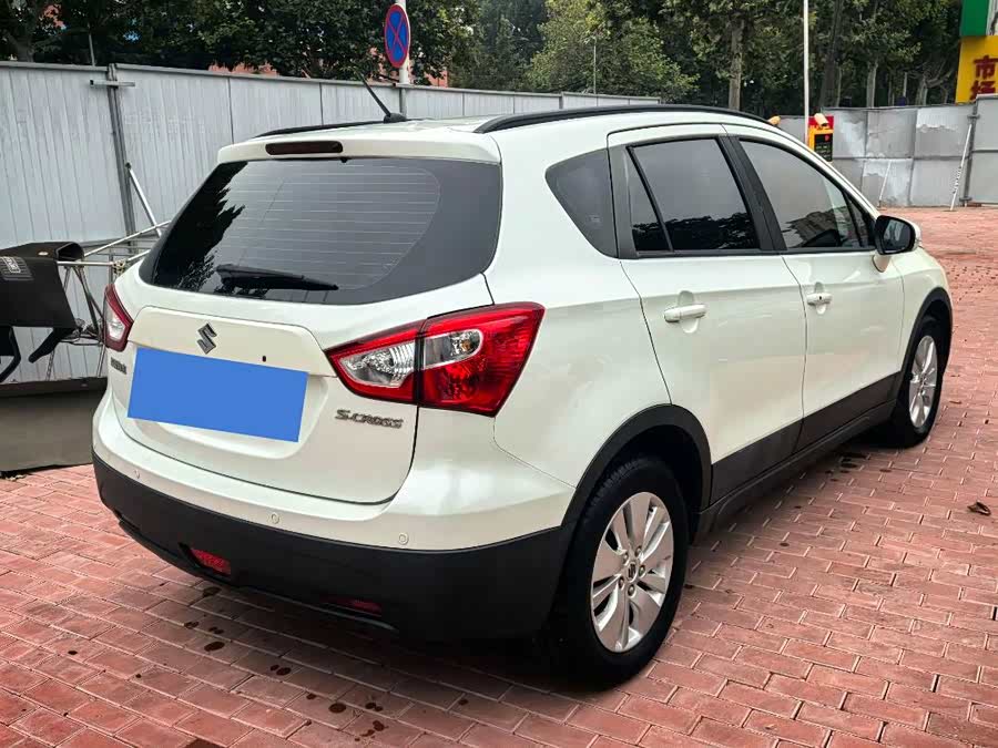 Suzuki S-Cross 2016 immagine di auto #9