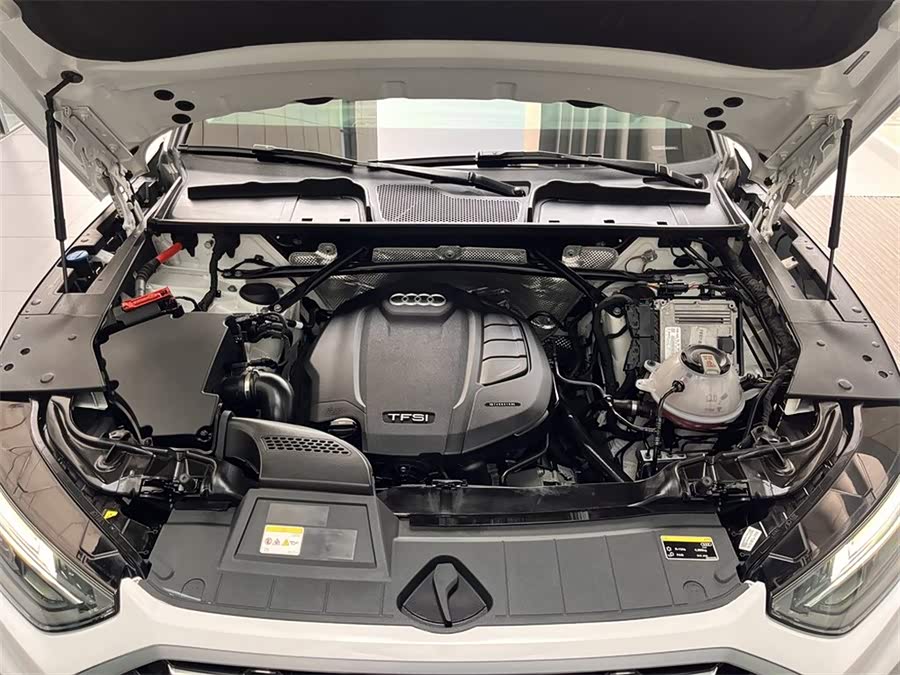 Audi Q5L 2022 car image #9