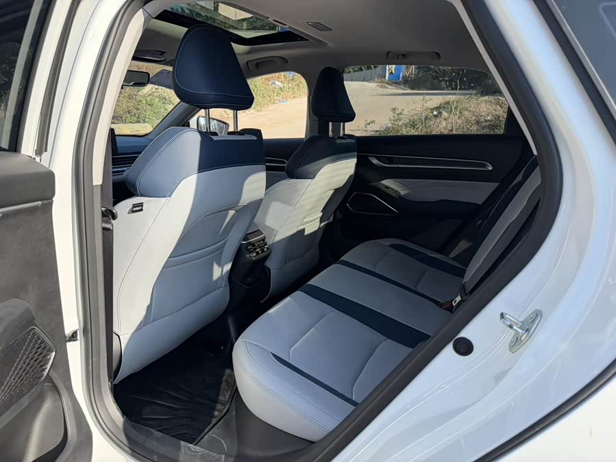 GEELY Emgrand 2022 car image #9