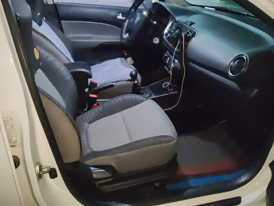 起亚 焕驰 2018 汽车图片 #9