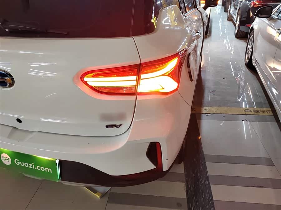 GAC ix4 2018 car image #9