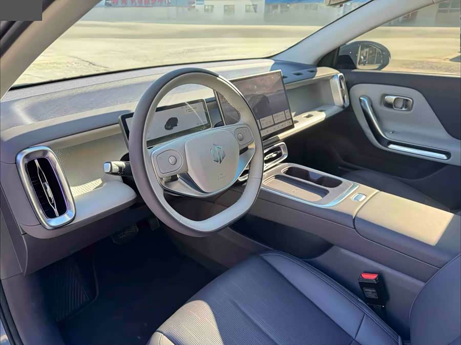 零跑汽车 零跑B01 2025 汽车图片 #9