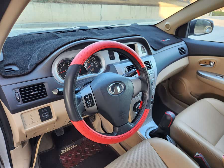 Great Wall C30 2011 car image #9