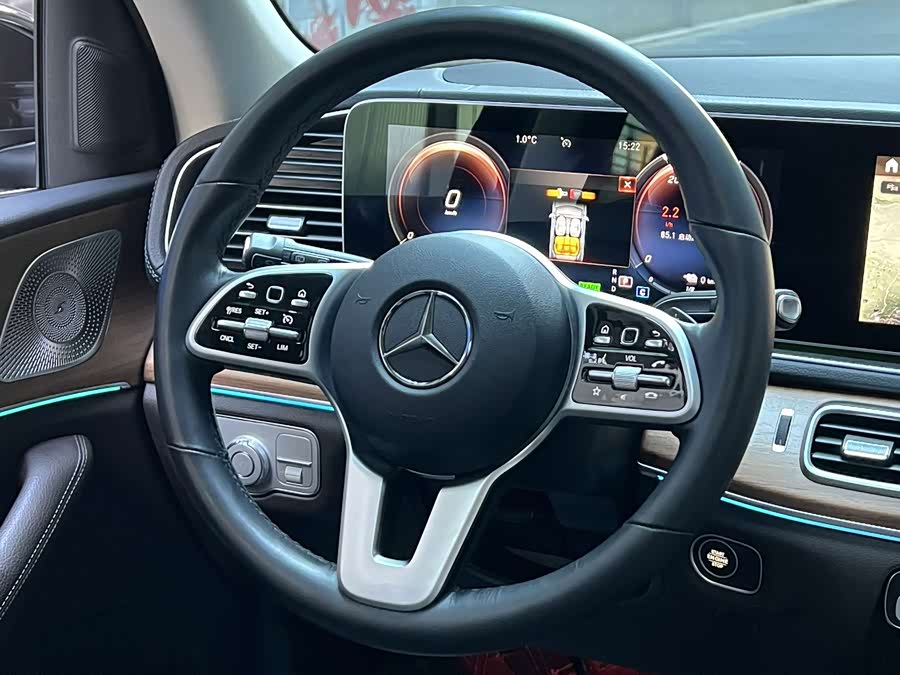 Mercedes-Benz GLE Class New Energy 2021 car image #9