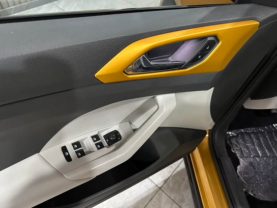 Volkswagen T-Cross 2021 #9 Volkswagen T-Cross 2021 car image #9