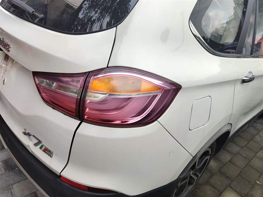 SWM X7 2017 #9 SWM X7 2017 immagine di auto #9