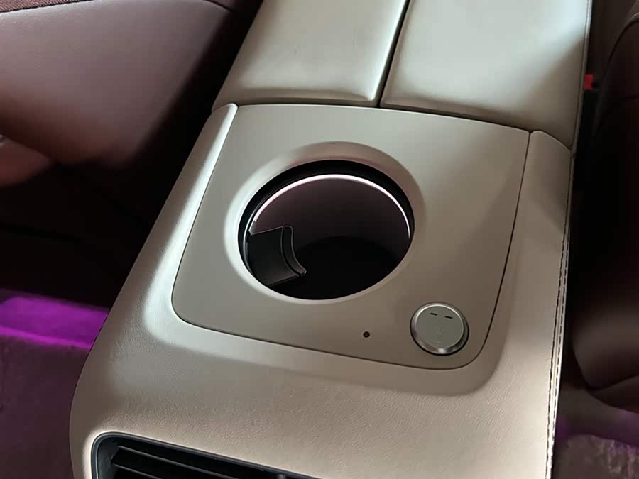 Mercedes-Benz Maybach GLS 2024 car image #9