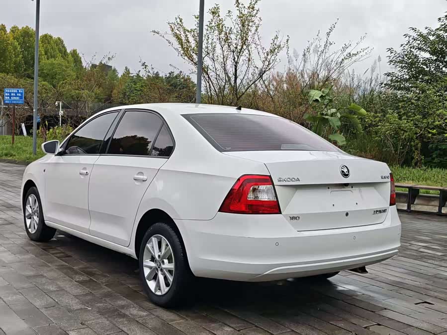 Skoda Rapid 2017 #9 Skoda Rapid 2017 car image #9