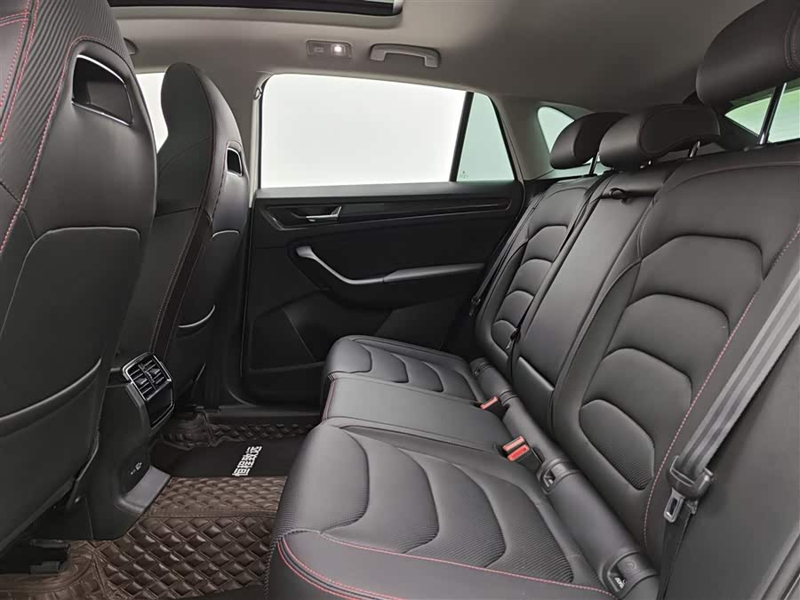 Skoda Kodiaq GT 2022 صورة سيارة #9