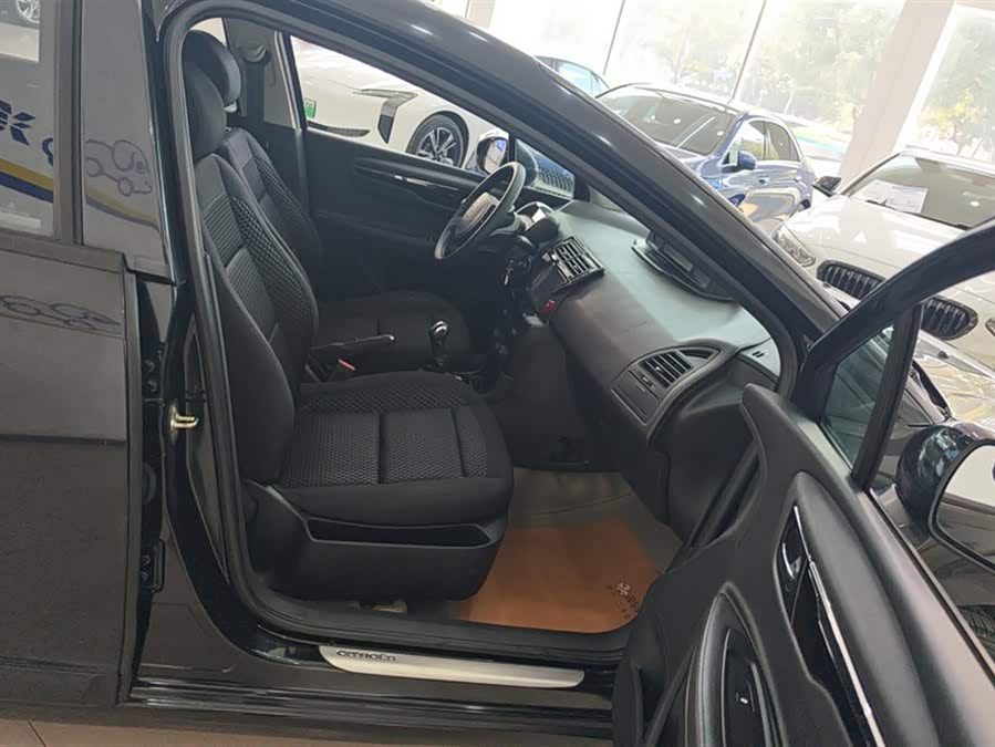 Citroen C-Quatre 2013 car image #9