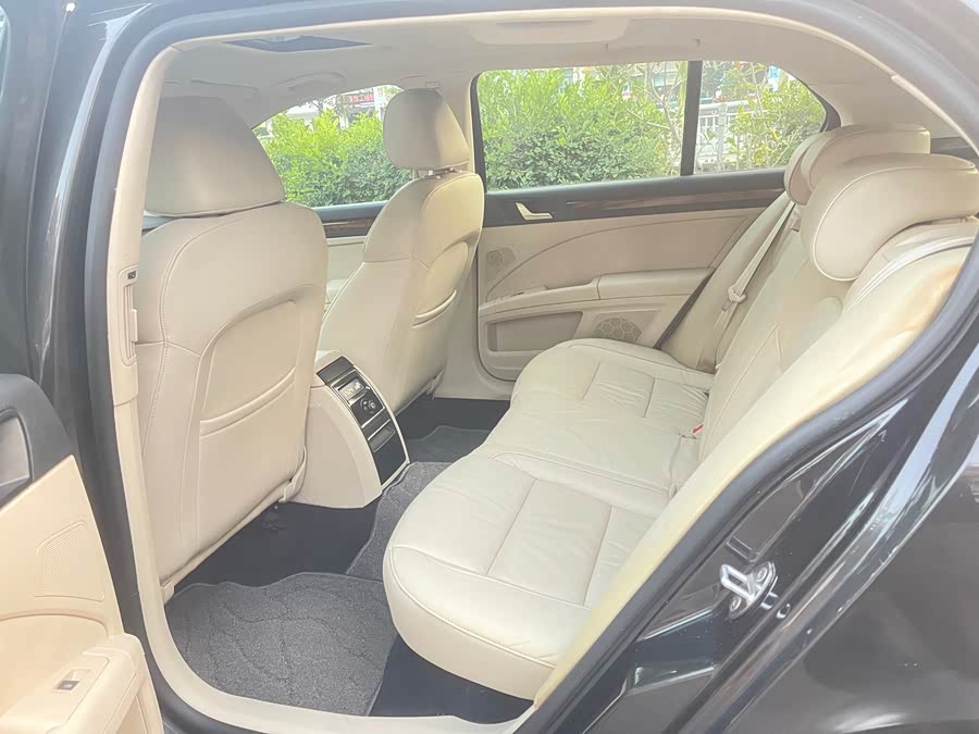 Skoda Superb 2012 immagine di auto #9