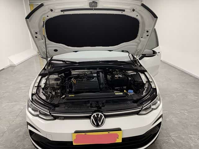 Volkswagen Golf 2023 car image #9