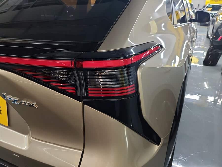 Toyota bZ4X 2022 immagine di auto #9