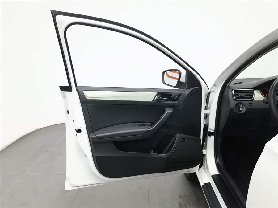Skoda Rapid 2021 car image #9
