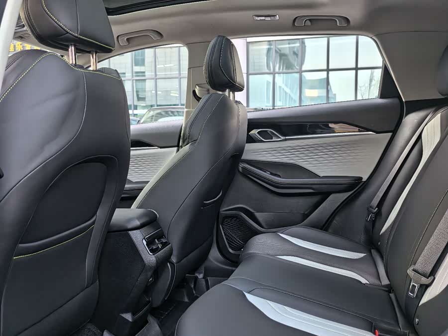 GEELY Coolray 2022 car image #9