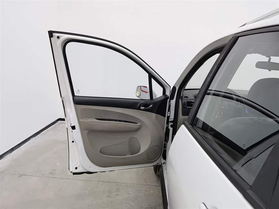 Forthing JOYEAR X3 2016 изображение автомобиля #9