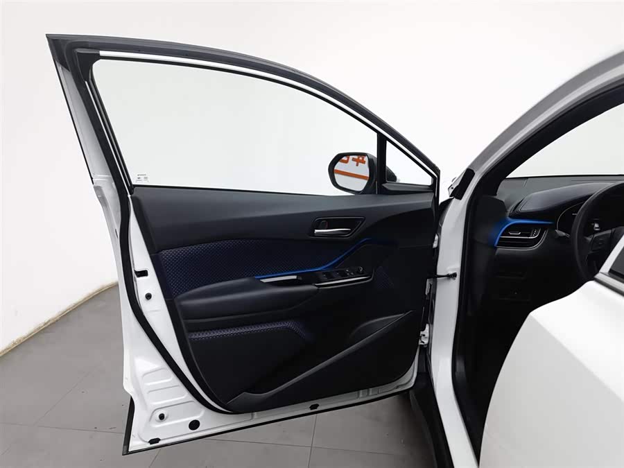 Toyota C-HR EV 2021 immagine di auto #9