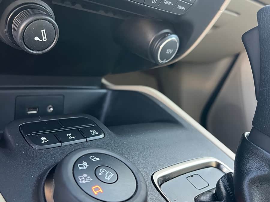 Ford Everest 2018 immagine di auto #9