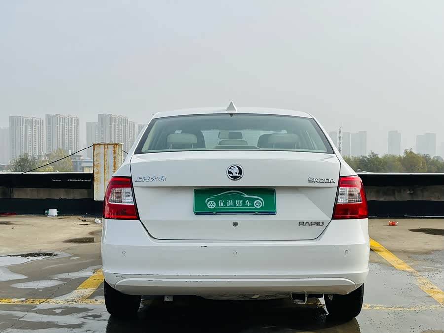 Skoda Rapid 2015 #9 Skoda Rapid 2015 car image #9