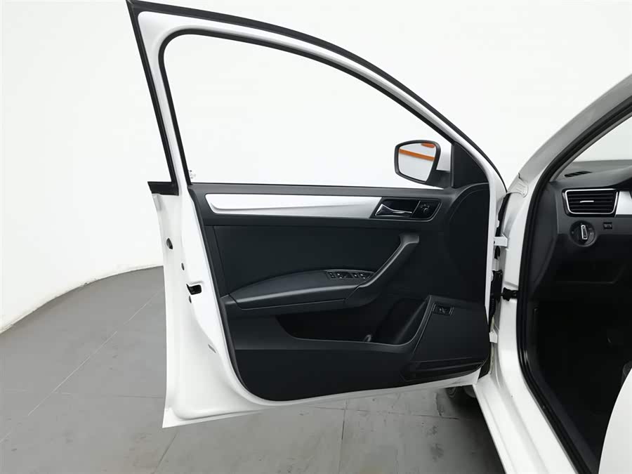 Skoda Rapid 2021 car image #9