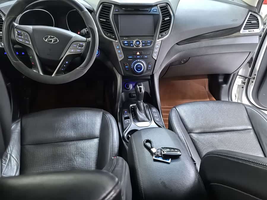 Hyundai Grand Santa Fe 2014 #9 Hyundai Grand Santa Fe 2014 car image #9