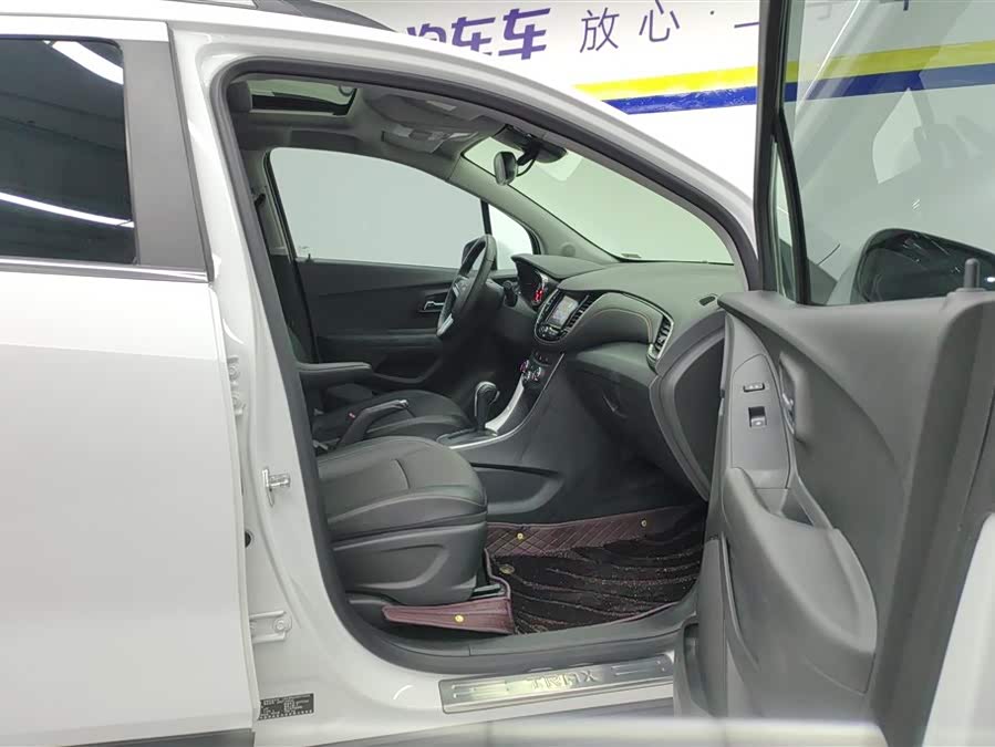 Chevrolet Tracker 2017 car image #9