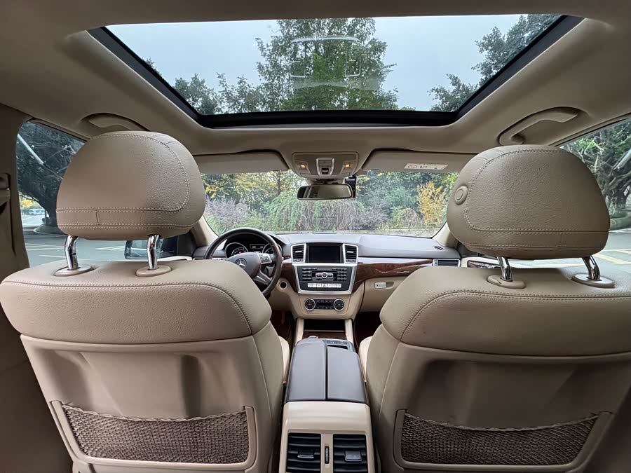 Mercedes-Benz M Class 2014 car image #9