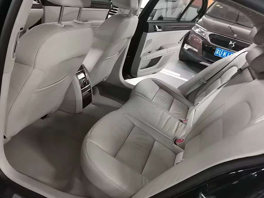 Skoda Superb 2012 immagine di auto #9