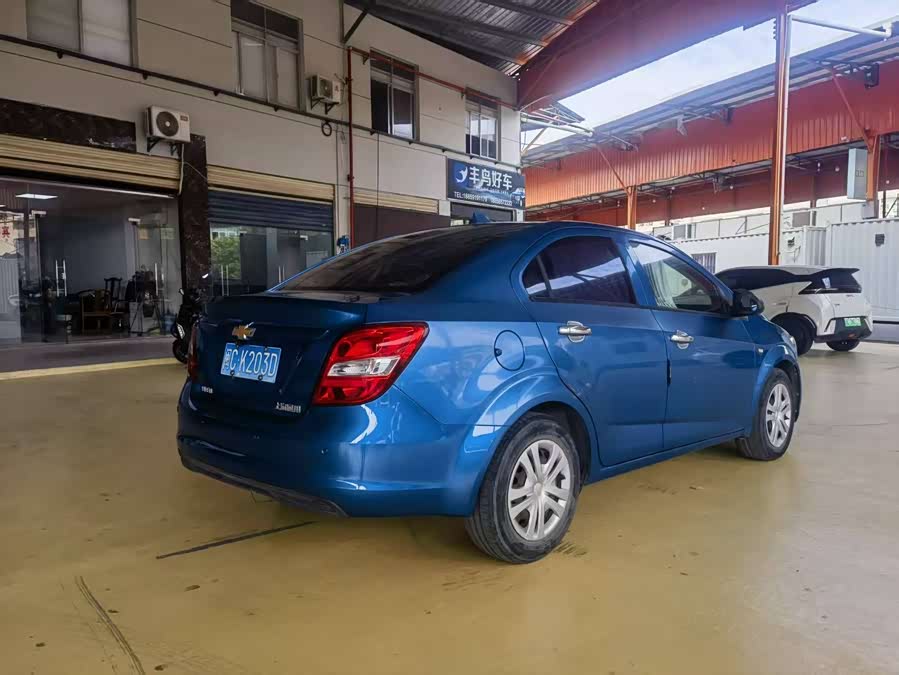 雪佛兰 爱唯欧 2015 汽车图片 #9