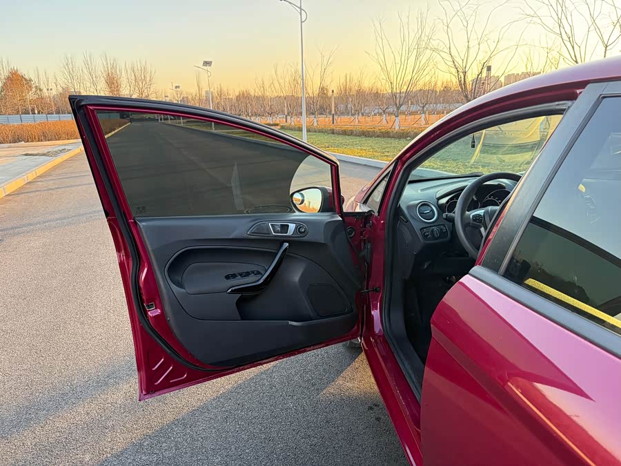 Ford Fiesta 2014 immagine di auto #9