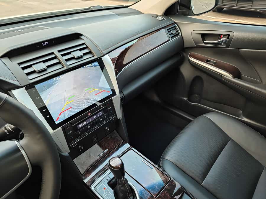 Toyota Camry 2017 car image #9