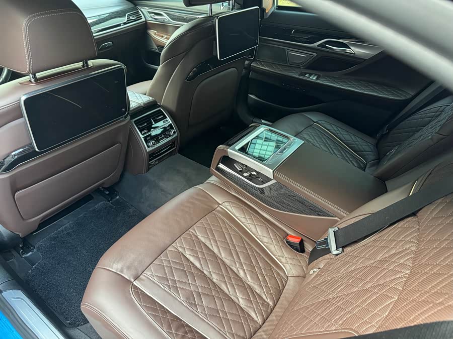 BMW 7 Series 2022 #9 BMW 7 Series 2022 car image #9