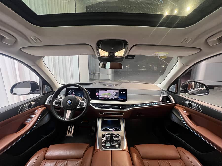 BMW X7 2024 car image #9