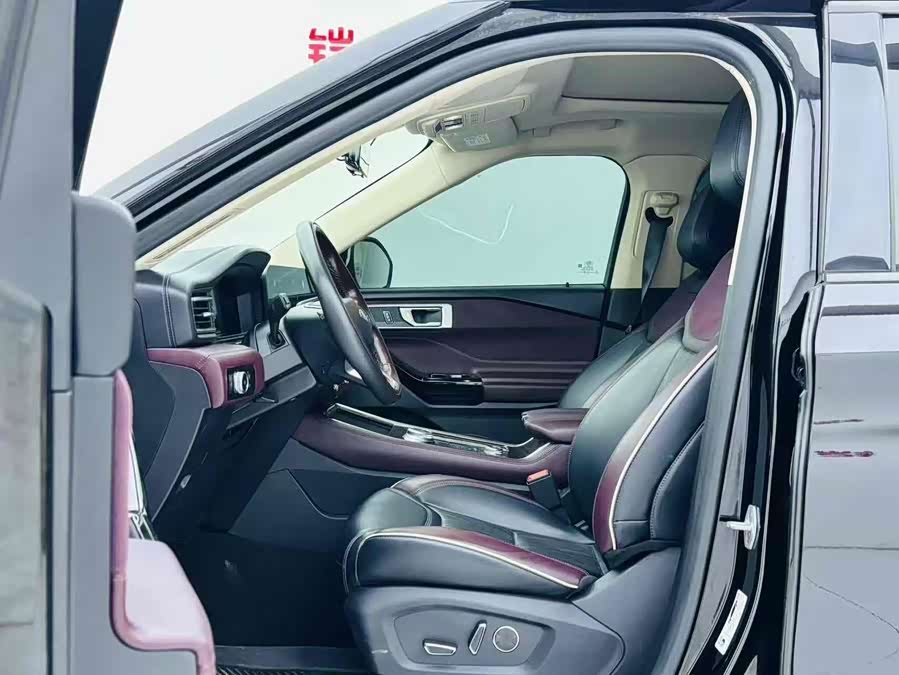 Ford Explorer 2023 car image #9