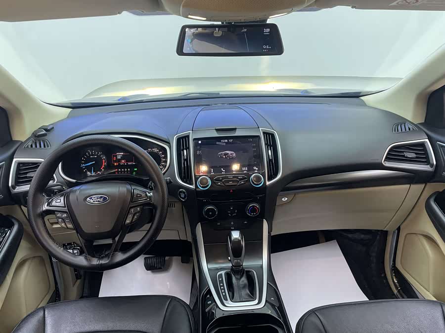 Ford Edge 2018 car image #9
