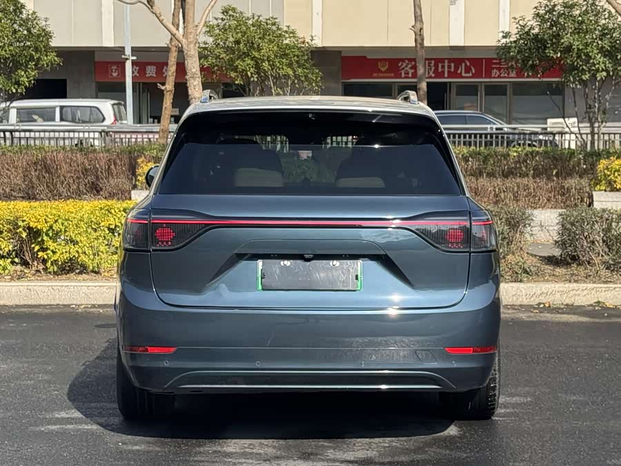2024 car image #9
