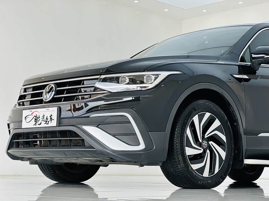 Volkswagen Tiguan L 2021 car image #9