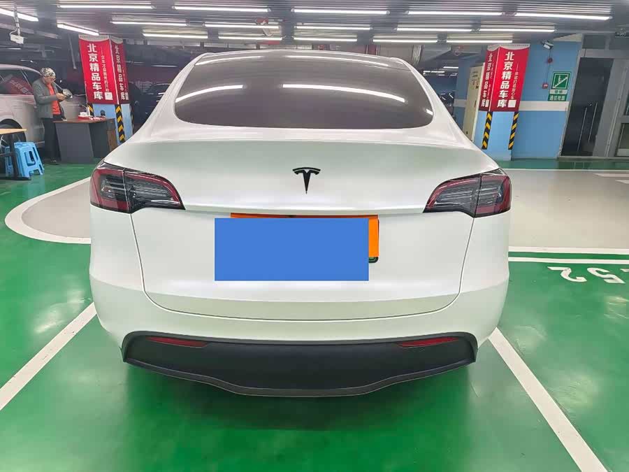 Tesla Model Y 2023 car image #9