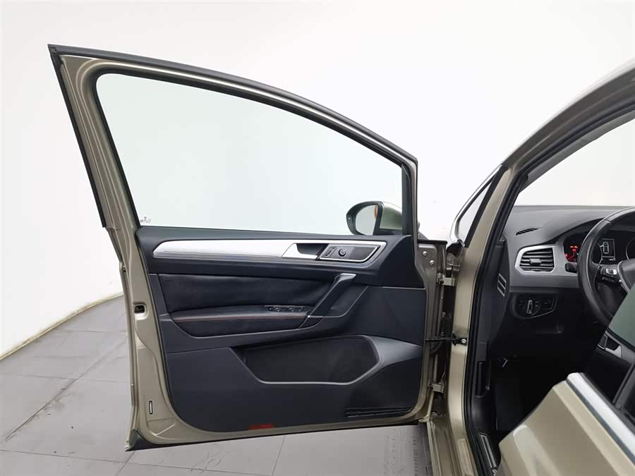 大众 高尔夫·嘉旅 2016 汽车图片 #9