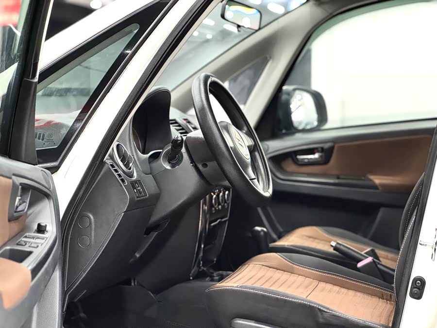 铃木 天语 SX4 2015 汽车图片 #9