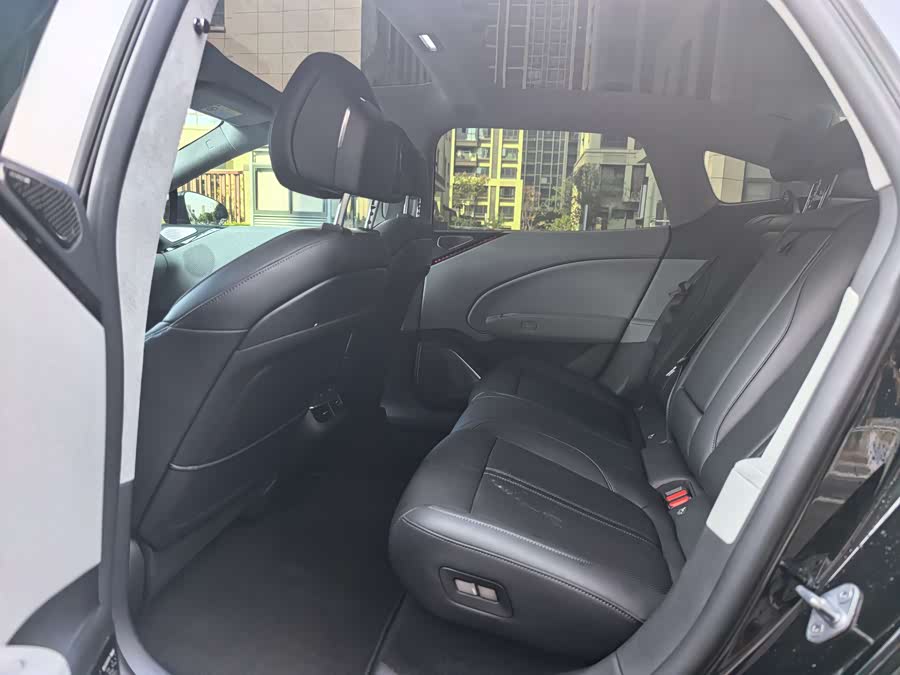 极氪 极氪007 2024 汽车图片 #9